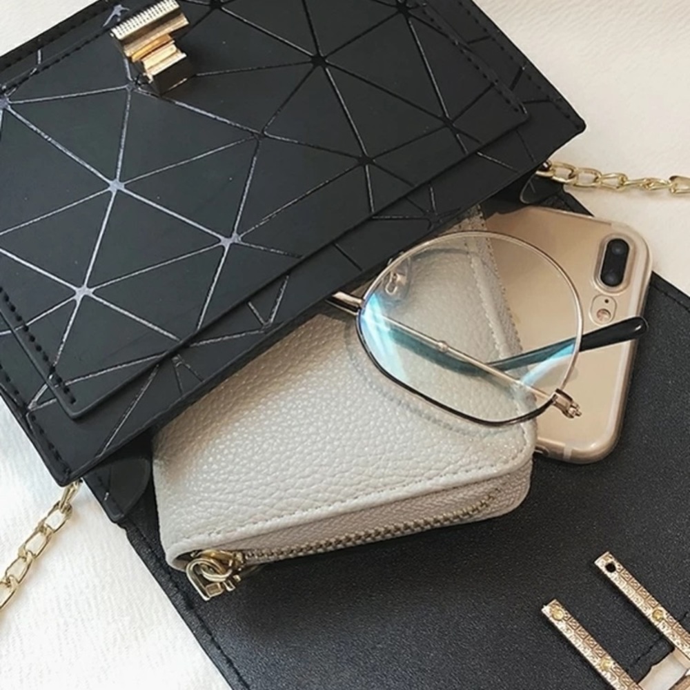 Small Chain Crossbody Purse - Picture 3 of 3